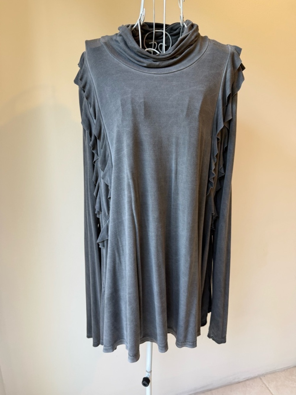 POL Gray Ruffle Cowl Neck Tunic Top L Soft Stretch Long Sleeve Boho Gray